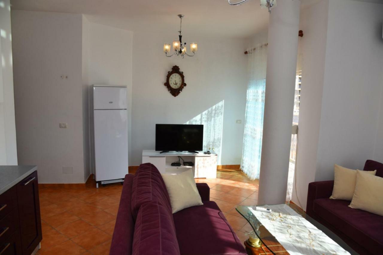 Gzim'S Apartment ดูร์เรส ภายนอก รูปภาพ