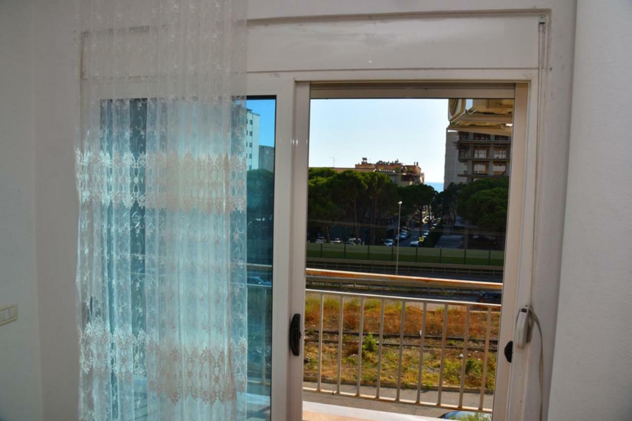 Gzim'S Apartment ดูร์เรส ภายนอก รูปภาพ