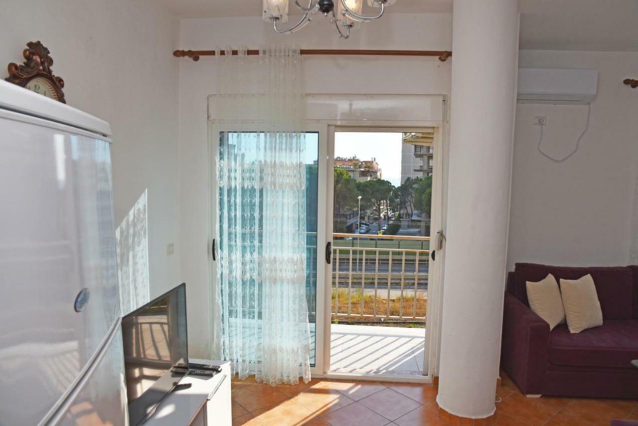 Gzim'S Apartment ดูร์เรส ภายนอก รูปภาพ