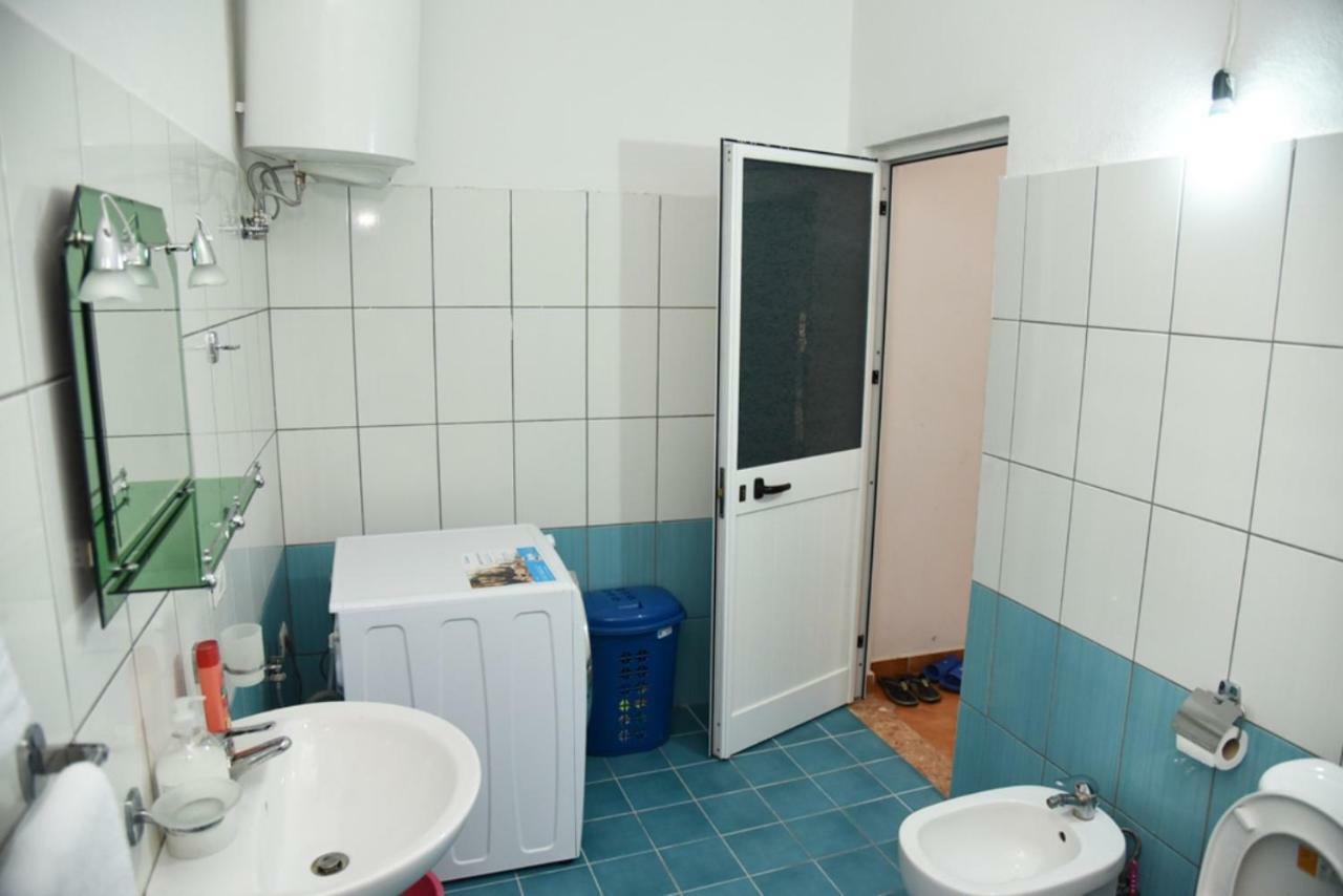 Gzim'S Apartment ดูร์เรส ภายนอก รูปภาพ