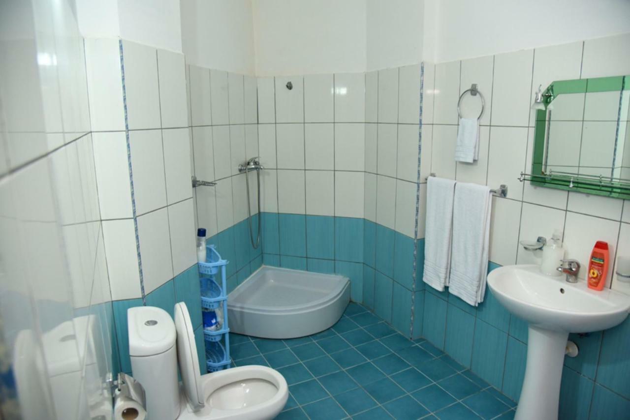 Gzim'S Apartment ดูร์เรส ภายนอก รูปภาพ