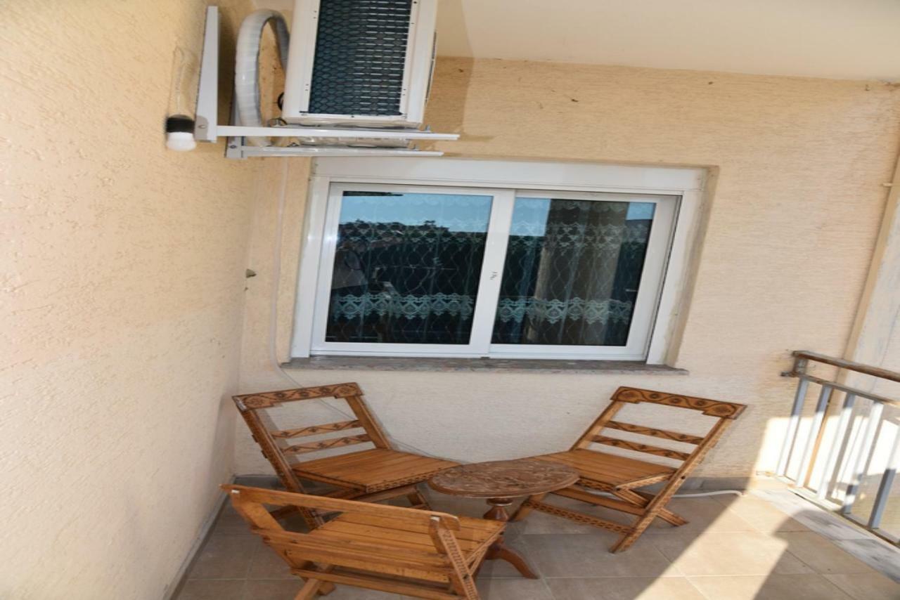 Gzim'S Apartment ดูร์เรส ภายนอก รูปภาพ